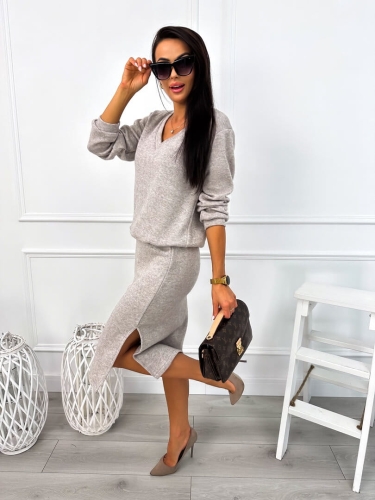 Jasnoszary Sweterkowy Komplet ze Spódnicą 12810-30-C