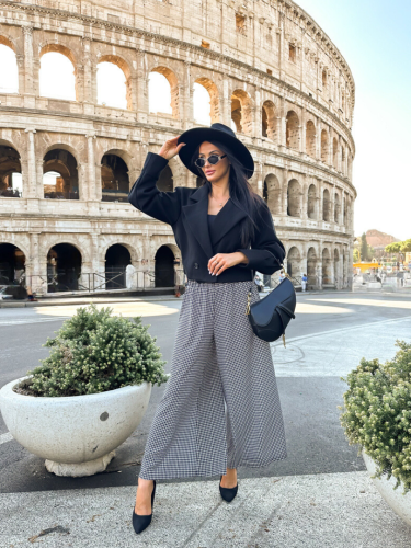 Czarny Krótki Płaszczyk z Guzikami 12983-207-B