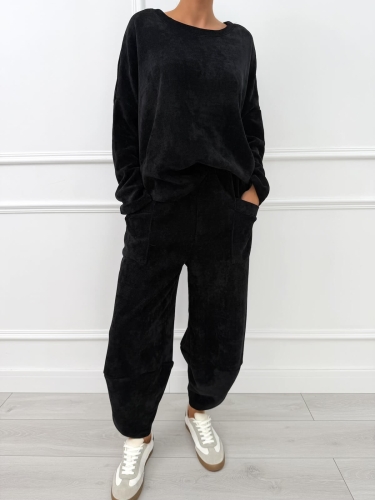 Czarny Sztruksowy Komplet o Luźnym Kroju 14377-136-B