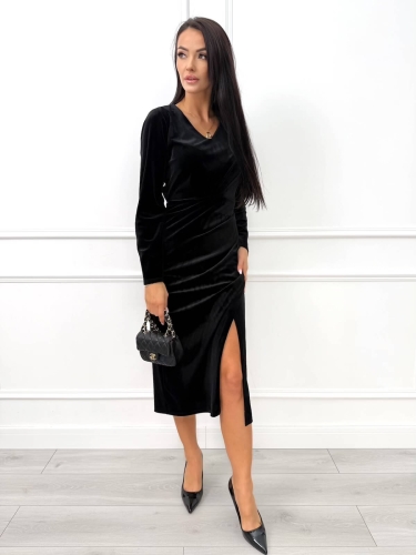 Czarna Welurowa Sukienka z Marszczeniem 14501-81-C