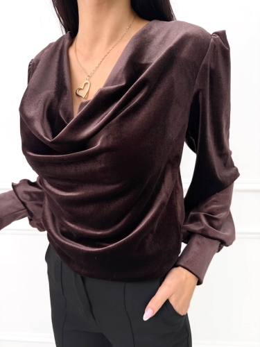 Czekoladowa Welurowa Bluzka z Lejącym Dekoltem 14504-428-C