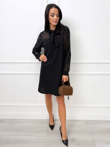 Czarna Sukienka z Wiązaniem i Ozdobną Siateczką 14587-417-A