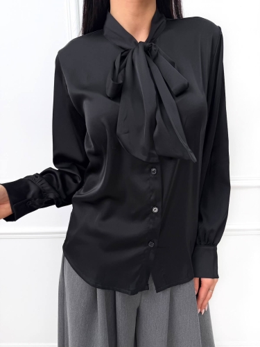 Czarna Satynowa Koszula z Wiązaniem przy Dekolcie 14572-146-C