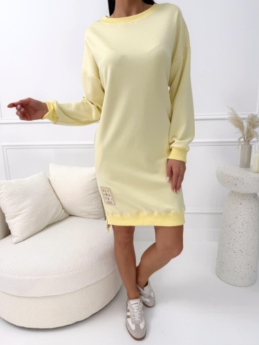 Żółta Sportowa Sukienka z Naszywką 14164-72-G