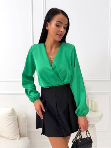 Zielone Satynowe Body z Kopertowym Dekoltem  14701-15-D