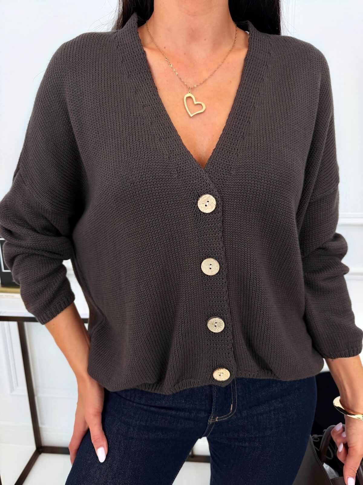 czekoladowy-rozpinany-sweterek-oversize-15394-90-b-1-modnakiecka-12a39d.jpg