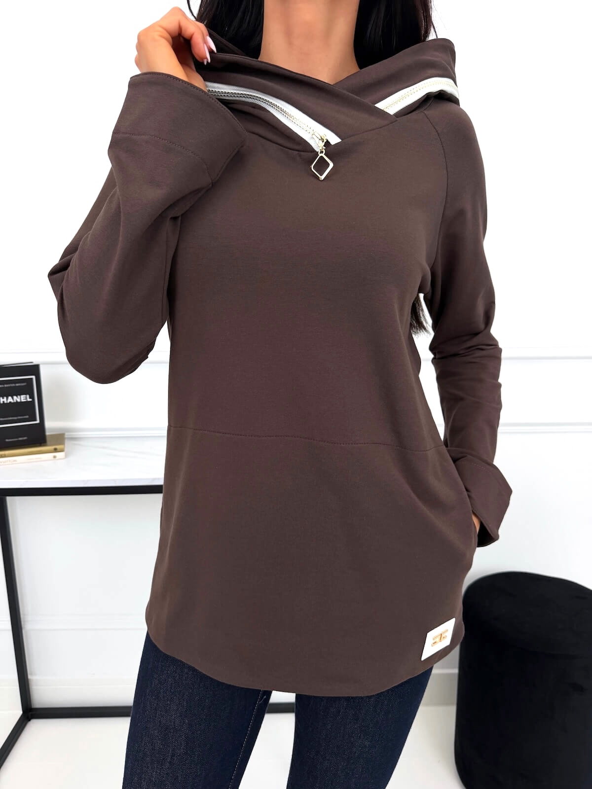 czekoladowa-bluza-z-kapturem-15408-408-b-1-modnakiecka-9d67e7.jpg