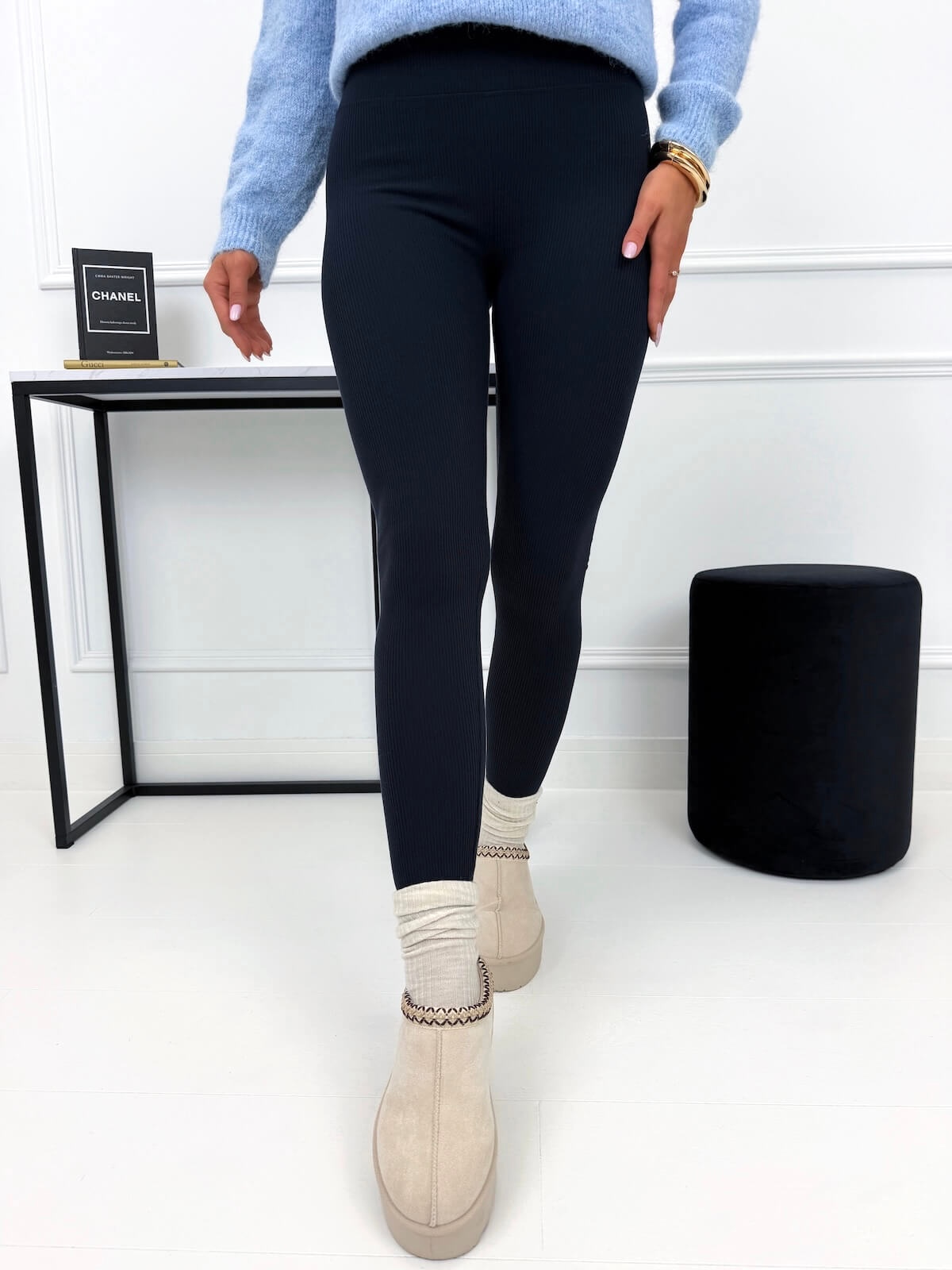 granatowe-prazkowane-legginsy-15470-262-e-5-modnakiecka-4f8feb.jpg