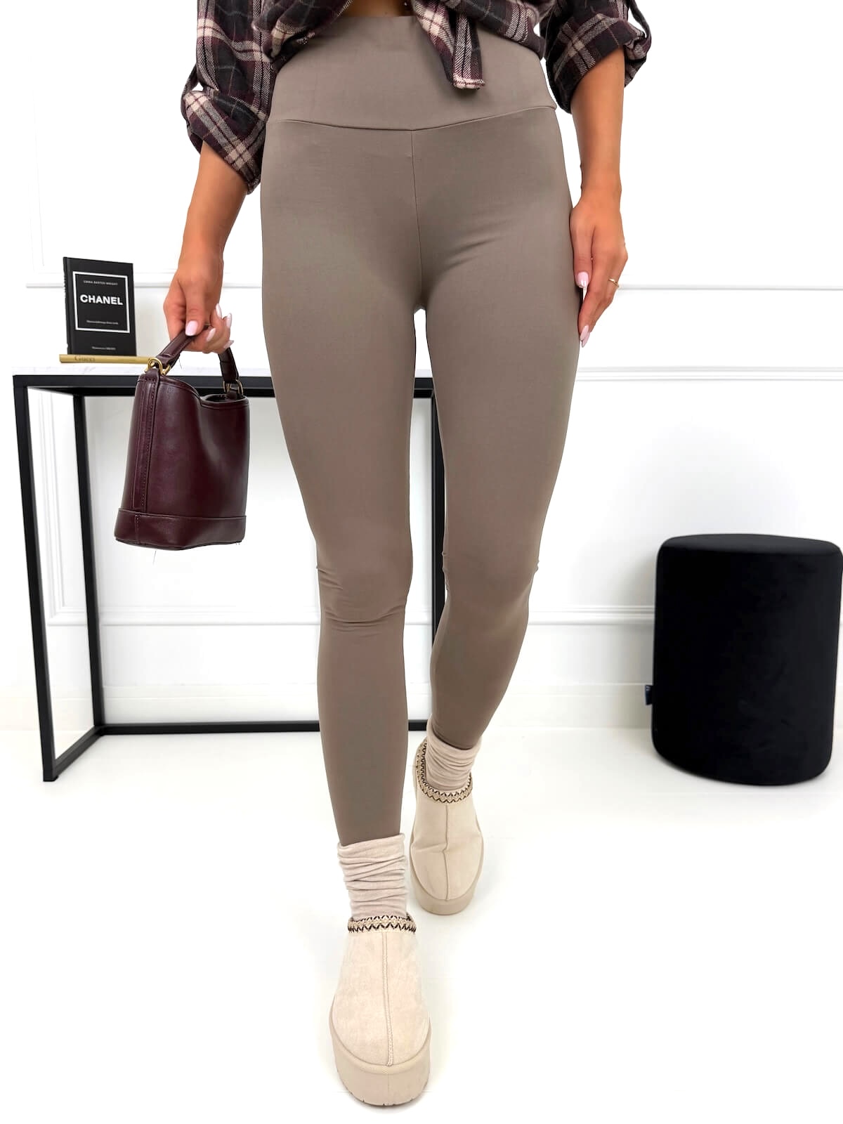 brazowe-gladkie-legginsy-15494-202-b-1-modnakiecka-53e4fa.jpg