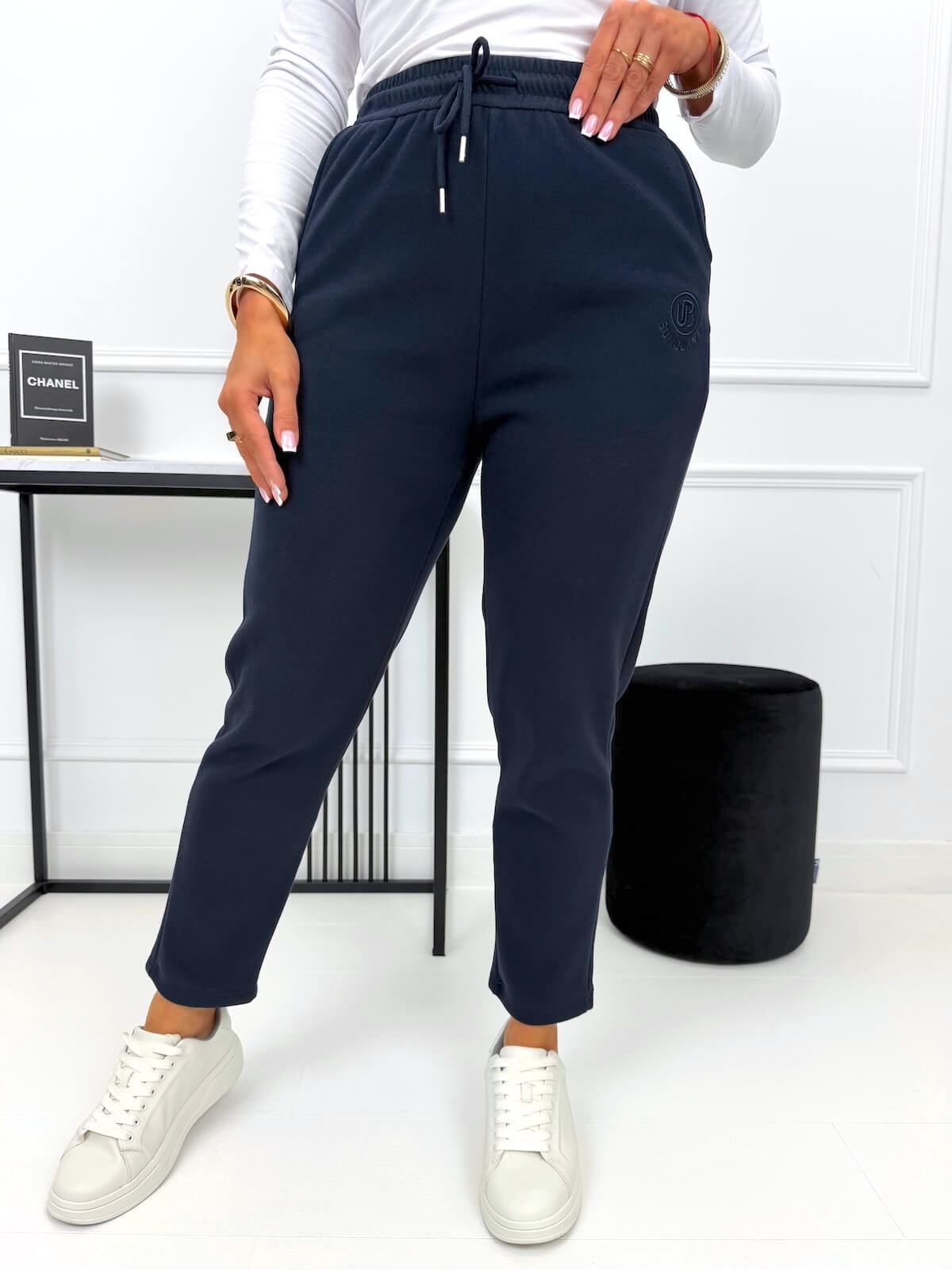 granatowe-dresowe-spodnie-damskie-plus-size-15498-33-e-1-modnakiecka-4fbe91.jpg