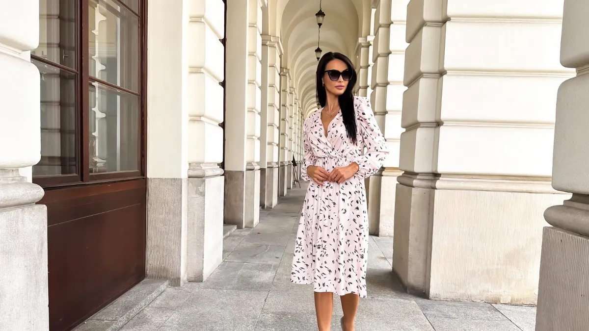 Jak znaleźć elegancką sukienkę na ślub syna?